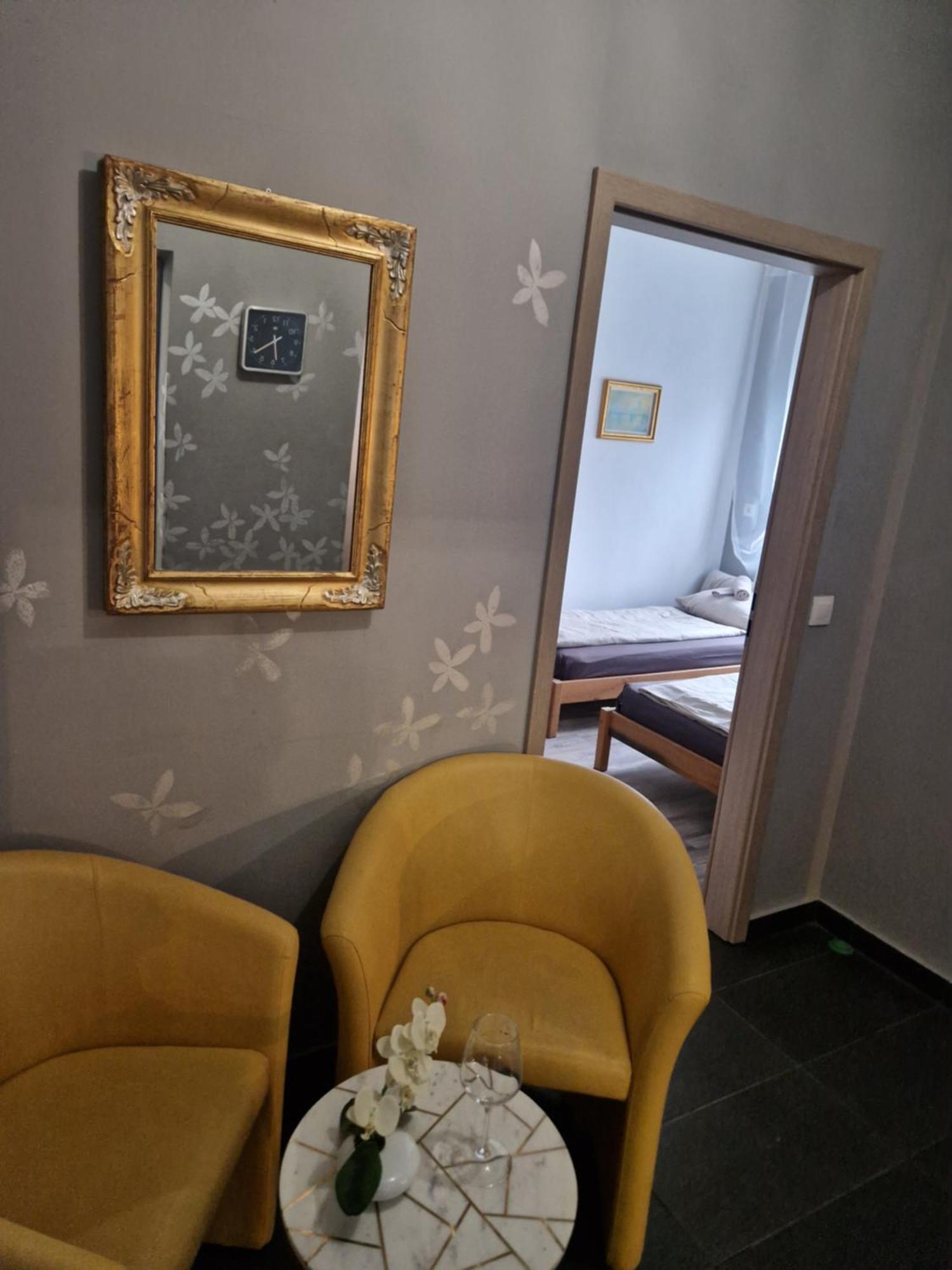 Apartmans Robo Capodistria Esterno foto